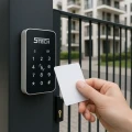 Nowoczesny dostęp za pomocą karty.webp